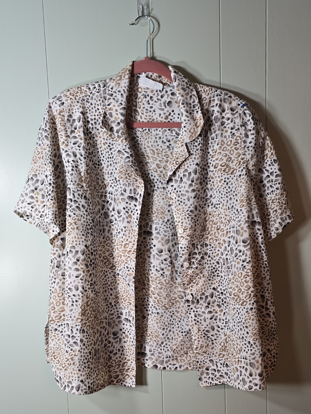 Men's Short-Sleeve Button-Down Shirt in Beige Animal Print